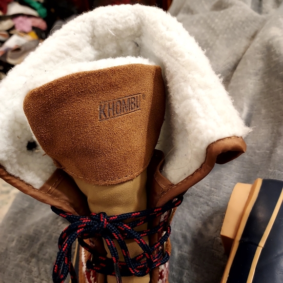 Khombu Maya Waterproof Snow Boots Red Blue 9 EUC - Picture 8 of 13